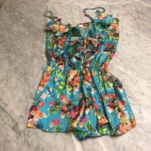 🏝Beach Bunny Romper - S